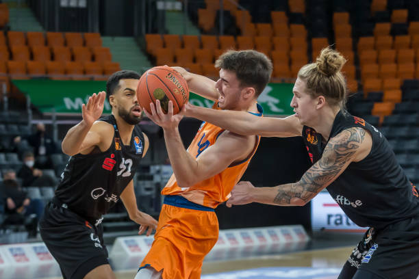 的伤情仍然 的伤情仍然